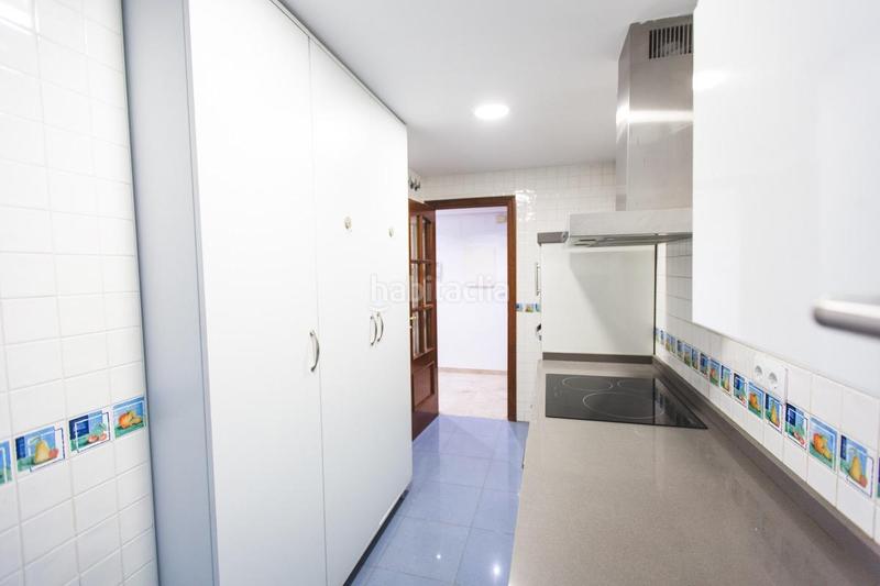 Foto f8b43b76-9c98-44b9-98d1-84a8717bf208. Piso magnifica vivienda, situada en avda. cañito bazan. 3 dormitorios, 2 baños, cochera, trast y piscina. en Córdoba