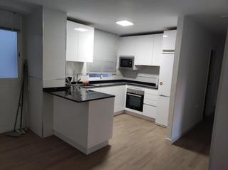 Miete Etagenwohnung in Ciudad Jardín - Zoco. Magnifico piso en alquiler amueblado o sin amueblar de 4 dormito