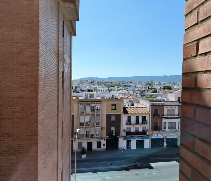 Foto 70d8ac18-82fe-446c-b6c8-0e8898ab2a90. Piso gran oportunidad de inversión piso en la zona de derecho y de la rivera con fabulosas vistas en Córdoba