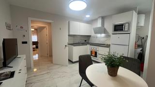 Appartement  Plaza de santa marina. Piso reformado de 4 dormitorios en santa marina