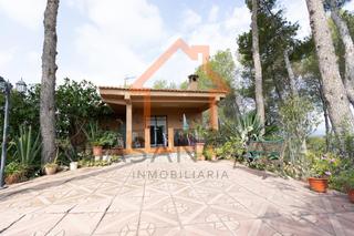 Casa a Alberic. Chalet de primeras calidades en san cristóbal