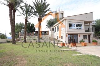 Casa a Alberic. Chalen en venta en monte júcar alberic