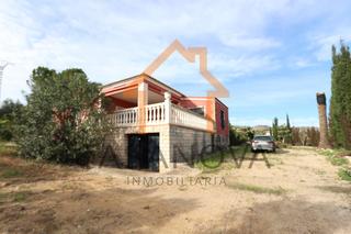 Casa a Cotes. Chalet con campos de aguacates en venta en sumacarcer.