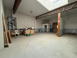 Local Comercial a Alberic. Local con posibilidad de construcción de finca de 6 alturas