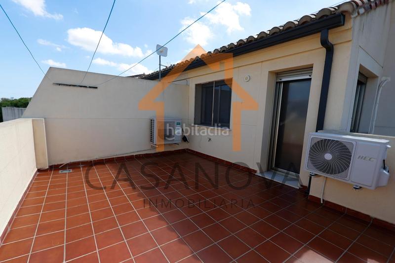 Foto ff295182-cb9d-452c-990f-d9a27340119c. Casa adossada amb aparcament a Albalat de la Ribera