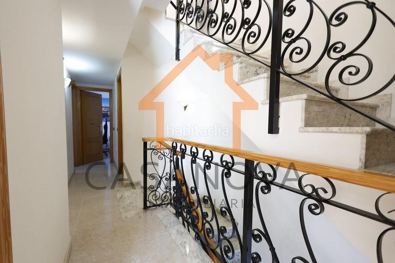 Foto 164b91d5-b532-4742-a903-220cca2c1efe. Casa adossada a Alberic