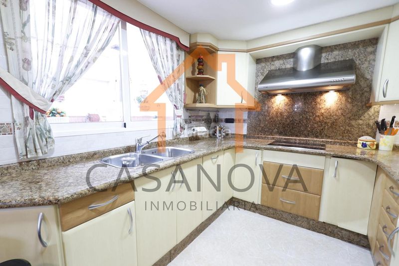 Foto 1f223547-892c-4560-832c-38b93bb8b351. Casa adossada a Alberic