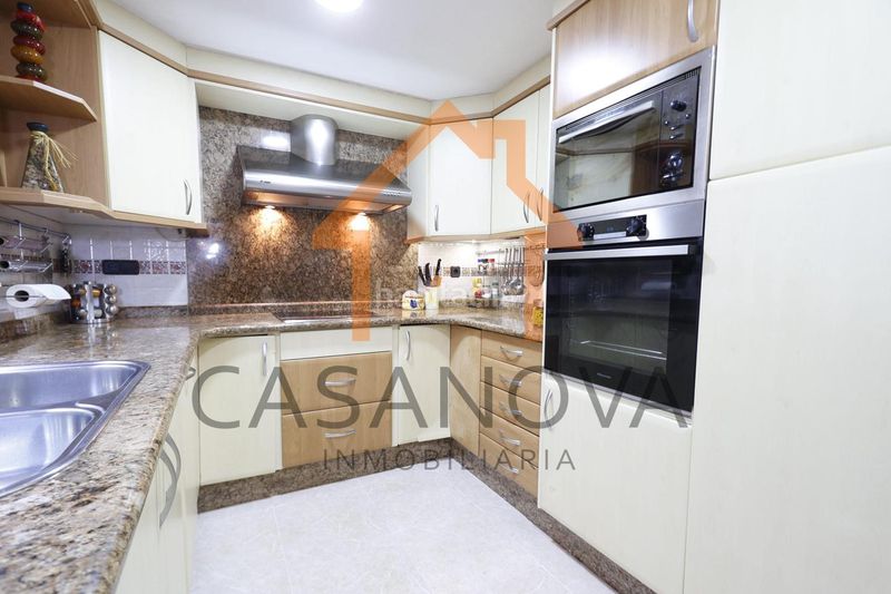 Foto 359ec8ce-7c21-4cc7-81f4-dde2255aaa07. Casa adossada a Alberic