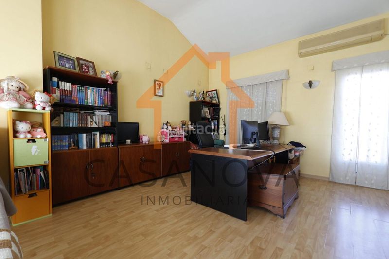 Foto 9a97d5f9-abe2-4a30-8859-98fbf04e9926. Casa adossada a Alberic