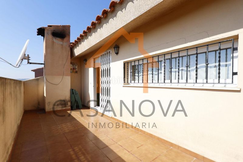 Foto ebfec149-b23f-47ee-831a-901b470cd311. Casa adossada a Alberic