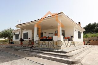Haus in Alberic. Chalet en venta en san cristóbal.