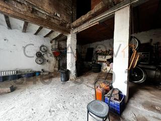 Maison à Alberic. Se vende casa en alberic de 2 plantas situada en un buen punto d