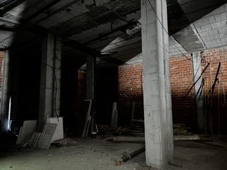 Local Comercial a Alberic. Local de 207m2 en estado de obra en venta en alberic en una zona
