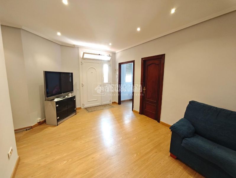 Foto b6f556f2-9be3-46eb-90c4-368a39f97ada. Pis a Cuatro Caminos Santander