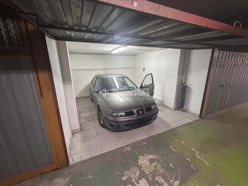 Foto 624ed1ee-5bee-4037-b072-8d512fe3f821. Parking coche boxplaza de garaje en venta en el astillero en Astillero (El)