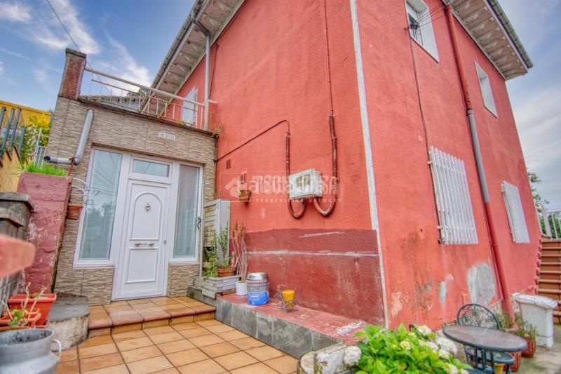 Foto 2a44d30f-f159-4fa5-8161-d4c3dd418a69. Casa  en venta en Inmobiliaria - Barreda Torrelavega
