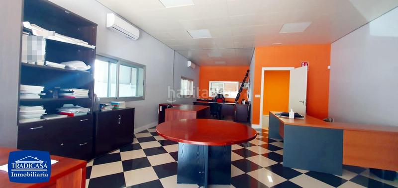 Foto c864d769-34b3-424e-9da9-ae3426c0c386. Nave industrial polígono parque oeste, nave 560m construidos, 400m de parcela, patio 160m uso exclusivo en Jerez de la Frontera