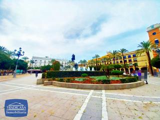 Planta baixa en Centro. Oportunidad prximo a la plaza del arenal! casa de 157m en plant
