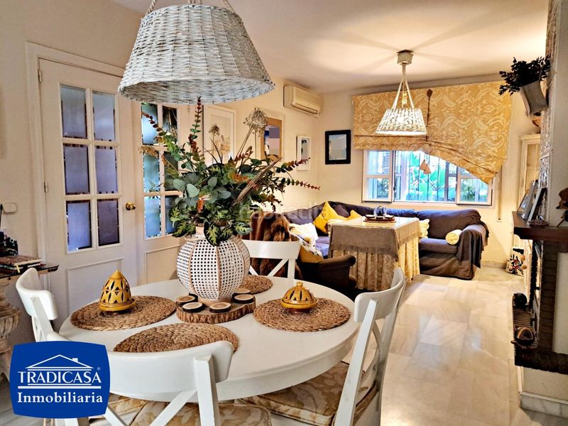 Foto d8a234a9-ae2e-4283-acf3-d49b02581c2c. Casa adossada amb aparcament a El Altillo Jerez de la Frontera