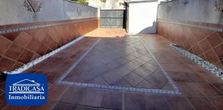 Location Maison jumelée à Parque Atlántico - Ronda este. Ronda este, alquiler de unifamiliar semi amueblada, 2 patios, 3