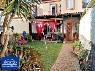 Casa adossada a Parque Atlántico - Ronda este. Oportunidad! unifamiliar reformada, 2 patios y excelente ubicaci