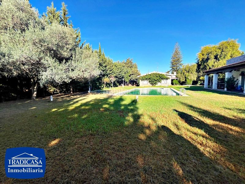Foto 11f9ca47-93e3-4757-9812-b0effbcf1d26. Casa adossada amb aparcament piscina a Parque Atlántico - Ronda este Jerez de la Frontera