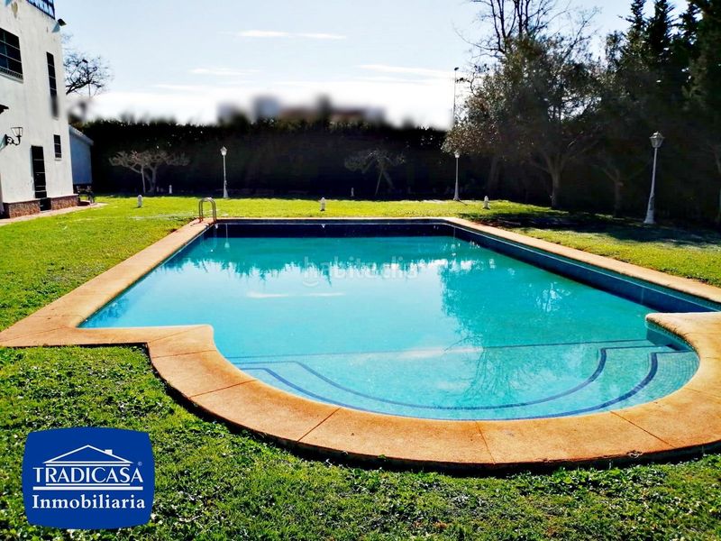 Foto c47fb722-b2c5-45c5-ba3e-93bdc9c75dc5. Casa adossada amb aparcament piscina a Parque Atlántico - Ronda este Jerez de la Frontera