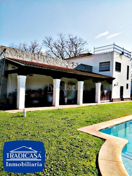 Foto c6bc621d-a308-4c7b-9cf2-f5a82c1939d7. Casa adossada amb aparcament piscina a Parque Atlántico - Ronda este Jerez de la Frontera