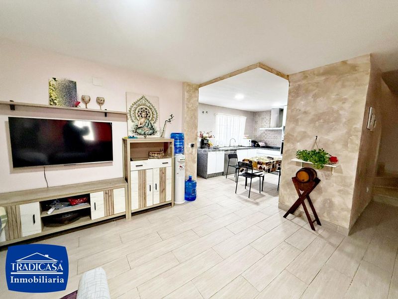 Foto d6b3d71e-d822-469f-bf15-dc03e0f69ca9. Casa adossada a Cuervo de Sevilla (El)