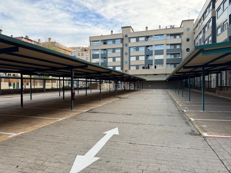 Foto 44b10c56-7a80-4e7a-bcfd-2c4c51cd75dd. Location parking voiture dans calle paula montalt 13 dans Logroño