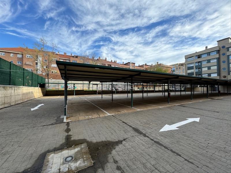 Foto 6abfafa7-07c7-457f-b946-35b49413d1aa. Location parking voiture dans calle paula montalt 13 dans Logroño