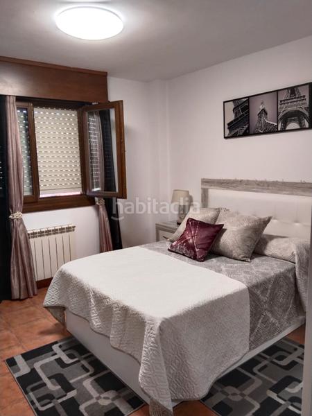 Foto dbd1f590-8a02-4ebb-9419-3fa2cb98316a. Casa adossada amb aparcament a Sojuela