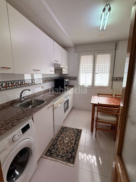 Foto eeb0686a-40d9-4b29-ae4e-84ae9853ab4c. Apartament amb calefacció aparcament piscina a Los Lirios Logroño