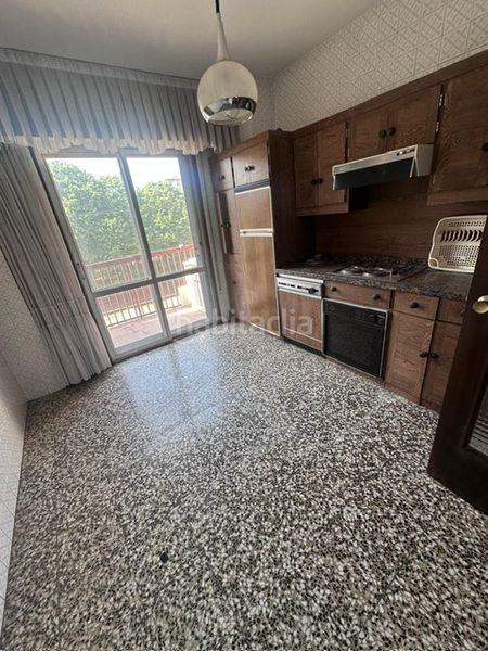 Foto a45b6b55-e169-4120-ba29-8c6bbdcf42ec. Pis amb calefacció aparcament a Residencia Logroño