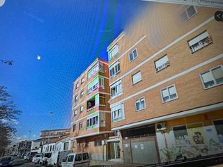 Pis  Calle calahorra. Piso en venta en logroño (varea) sin posesión