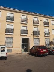 Pis a Calle málaga 11. Piso seminuevo con garaje
