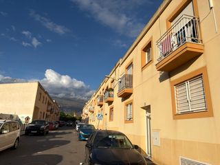 Etagenwohnung in Berja. Piso en los naranjos