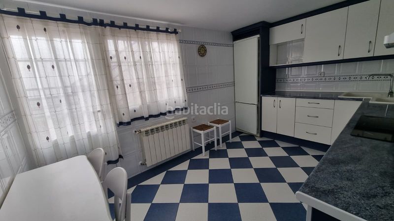 Foto a72815e7-29dc-49a0-8af6-282834a9d100. Casa amb calefacció a Centro Puertollano