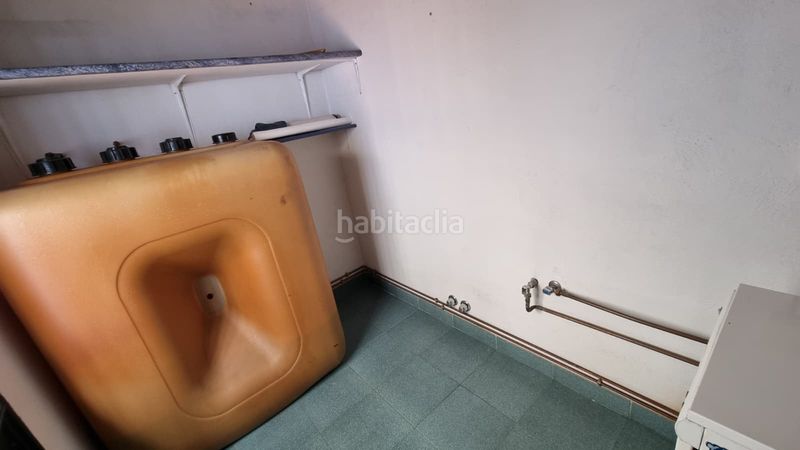 Foto c8d179a9-61f5-42a1-901b-7775e27d8b6a. Casa amb calefacció a Centro Puertollano