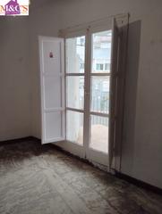 Pis a PAU 2-600. Piso económico (zona seiscientas) para reformar ref 3818