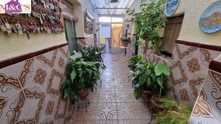 Maison à Centro. Venta de casa muy amplia a reformar ref. 3906