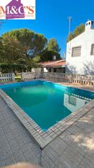 Xalet a Argamasilla de Calatrava. Venta chalet con piscina  en argamasilla zona virgen del socorro