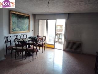 Piso en Centro. Venta de piso céntrico y muy amplio rf. 3960