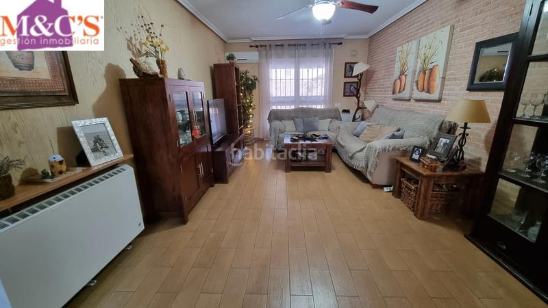 Foto d5a649e4-efcd-4244-8fc3-59a8da2f852f. Reihenhaus mit heizung parking pool in Argamasilla de Calatrava