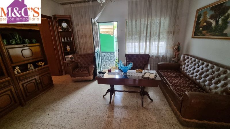 Foto 9e6872d0-117d-4666-868c-14258c617dd5. Casa amb calefacció aparcament a Centro Puertollano