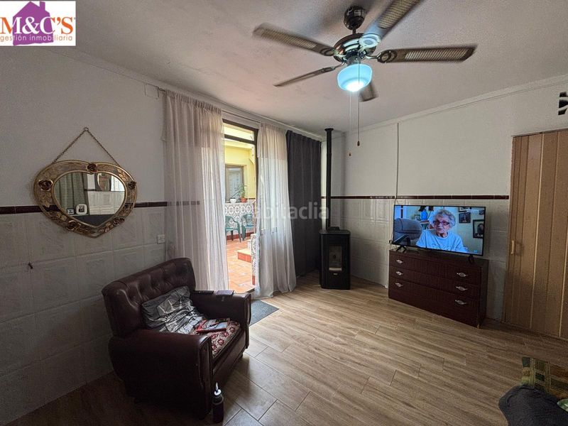 Foto c69be249-c276-404e-ade9-7a5d210b4766. Casa amb xemeneia a Calzada de Calatrava