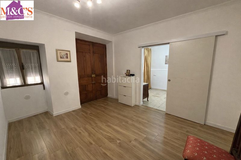 Foto d824f2ed-659a-40ec-af92-587c2b510d66. Casa amb xemeneia a Calzada de Calatrava