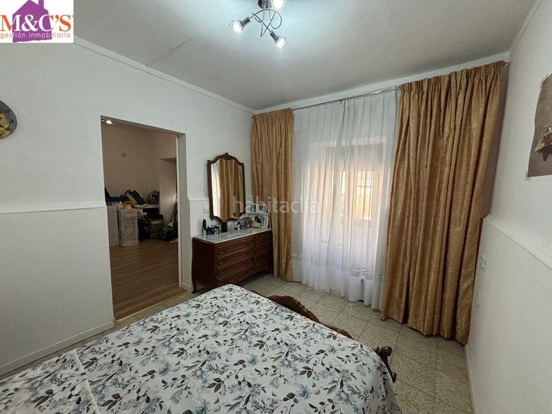 Foto e3a87394-a9a0-4097-a899-a9e91f72971d. Casa amb xemeneia a Calzada de Calatrava