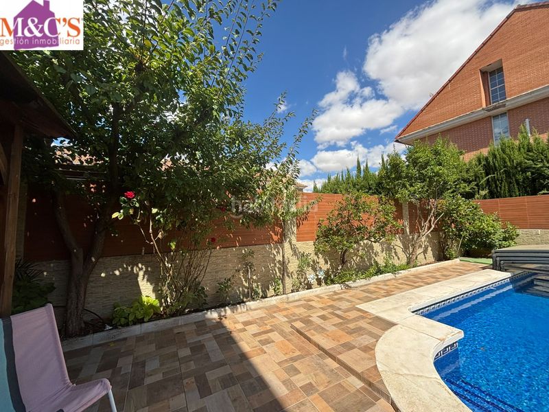 Foto 3b94fe58-9c30-47fb-aeee-d15bfeaffd46. Casa amb xemeneia calefacció aparcament piscina a Puertollano