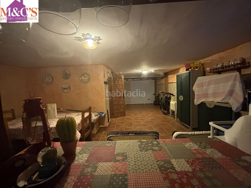 Foto fe8a38f8-3d6f-4270-9a7c-1cbda7c3f382. Casa amb xemeneia calefacció aparcament piscina a Puertollano